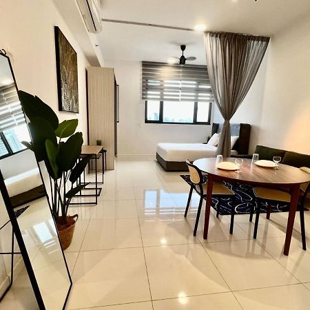 Chambers Serviced Suites Klcc By Cozy Stay Куала Лумпур Екстериор снимка