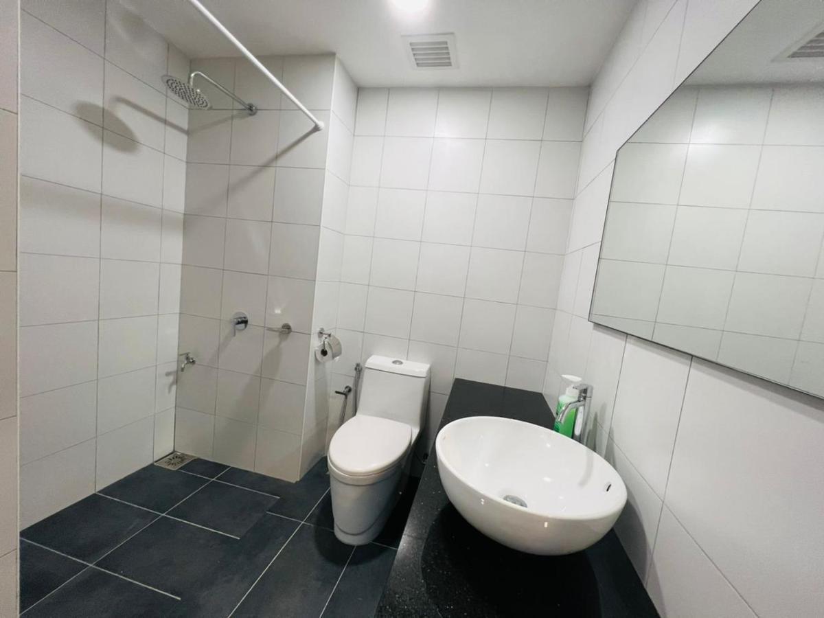 Chambers Serviced Suites Klcc By Cozy Stay Куала Лумпур Екстериор снимка