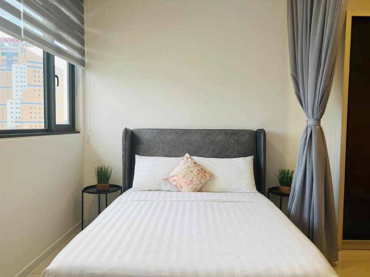 Chambers Serviced Suites Klcc By Cozy Stay Куала Лумпур Екстериор снимка