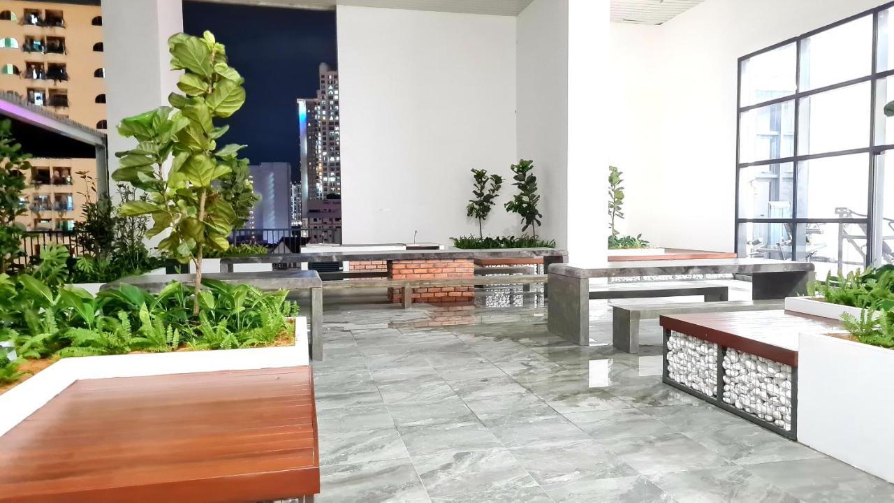 Chambers Serviced Suites Klcc By Cozy Stay Куала Лумпур Екстериор снимка