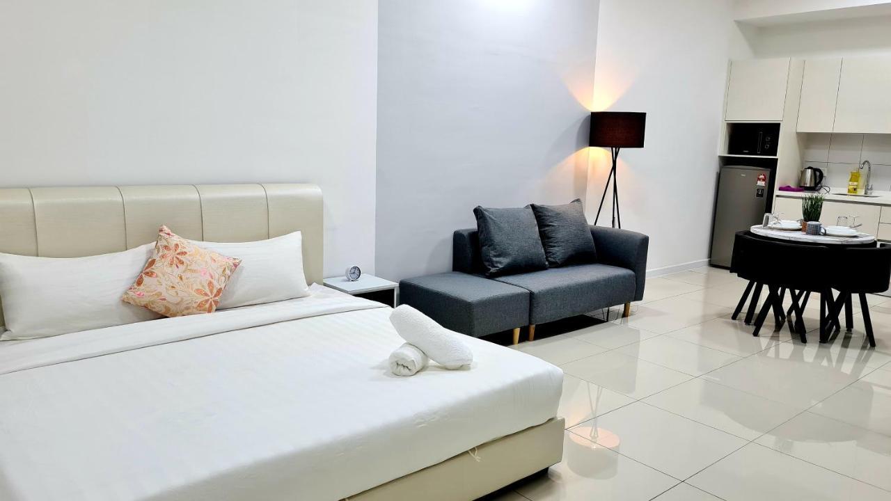 Chambers Serviced Suites Klcc By Cozy Stay Куала Лумпур Екстериор снимка